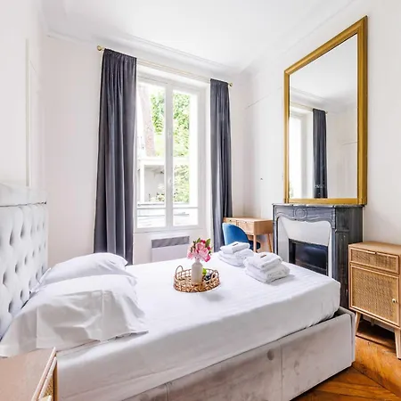 Apartment Charming Appt 2bdr 4p - Mairie De
